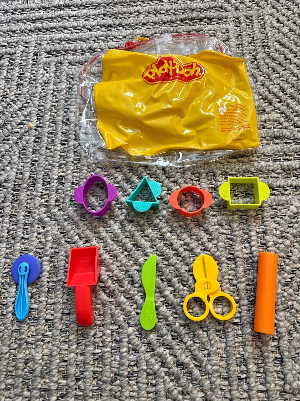 Play-Doh Yellow Carry Bag Tool Set — Colorful Molding Tools for Kids